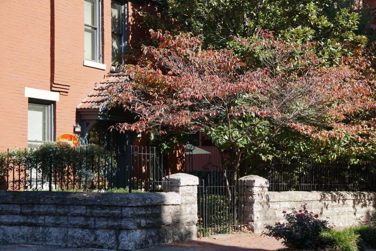 Louisville Bourbon Inn Extérieur photo