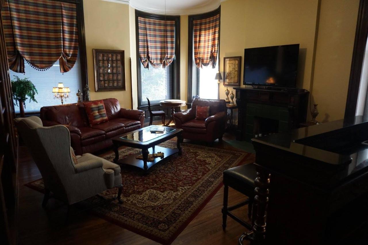 Louisville Bourbon Inn Extérieur photo