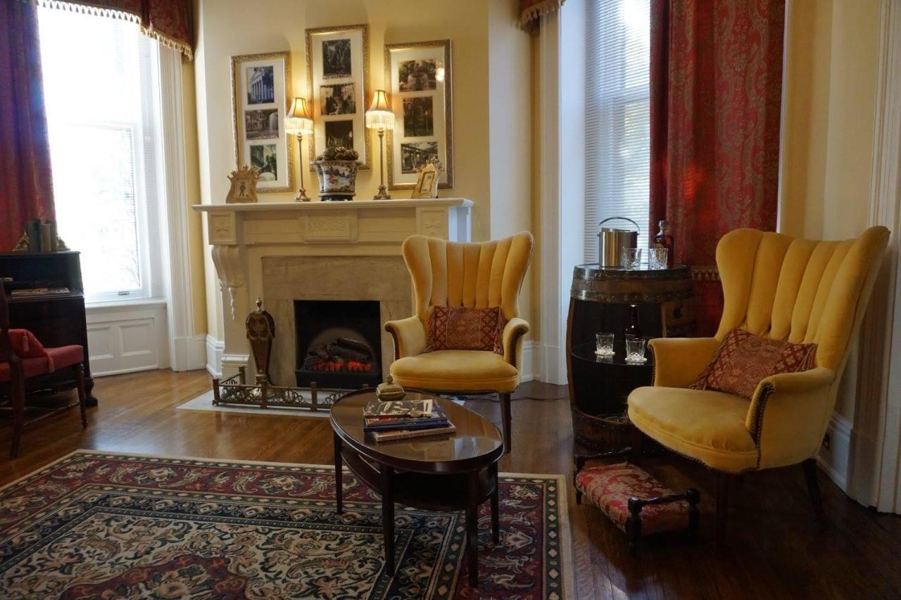 Louisville Bourbon Inn Extérieur photo