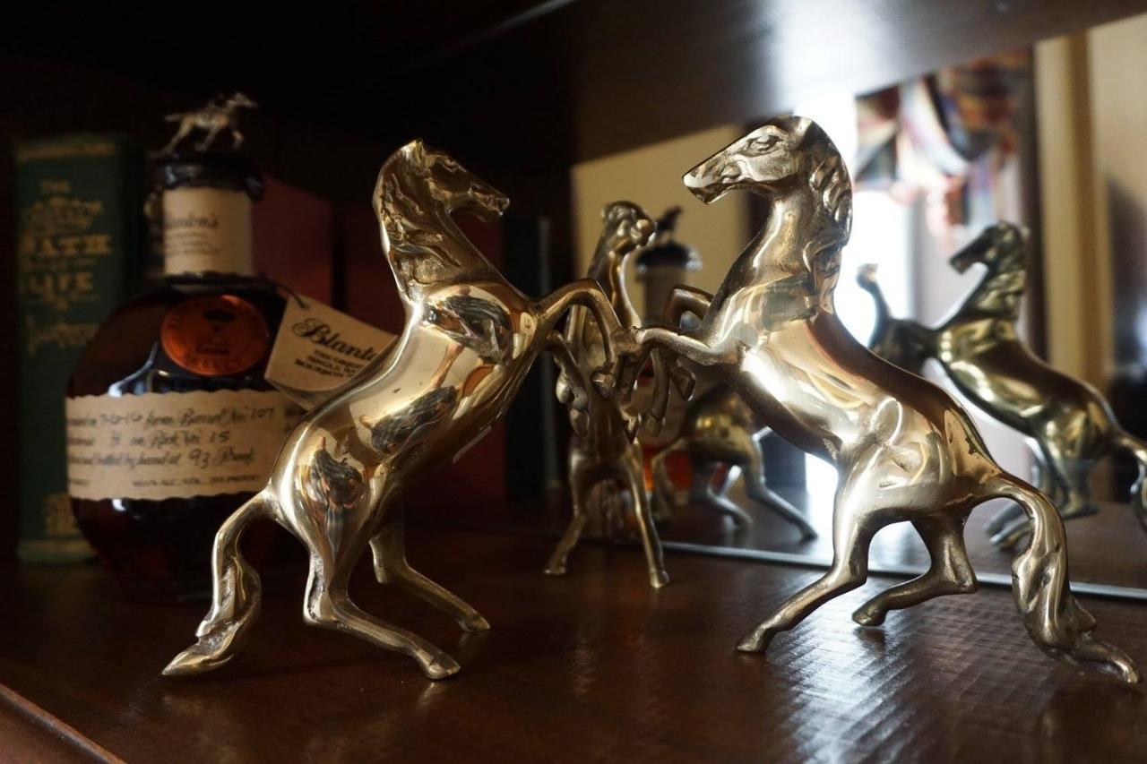 Louisville Bourbon Inn Extérieur photo