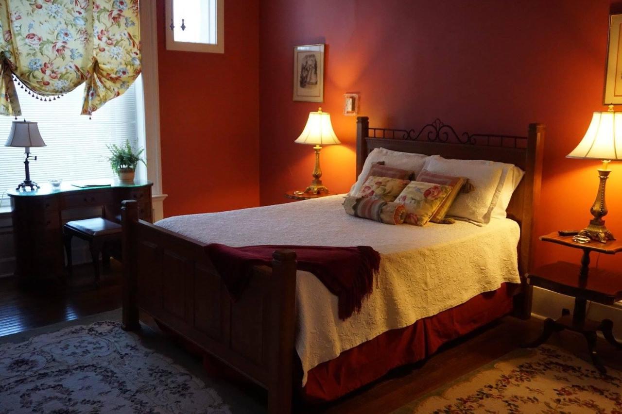 Louisville Bourbon Inn Extérieur photo